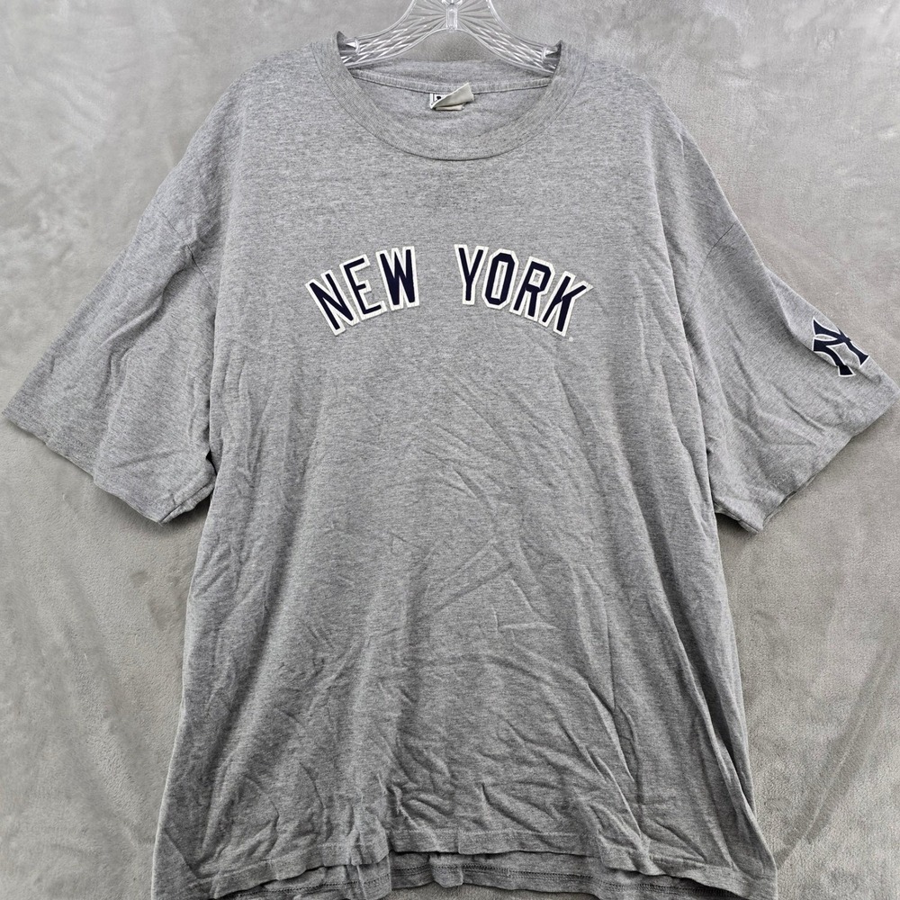 Vintage Lee Sport T-Shirt Mens XL Gray New York Yankees Graphic Short Sleeve Tee